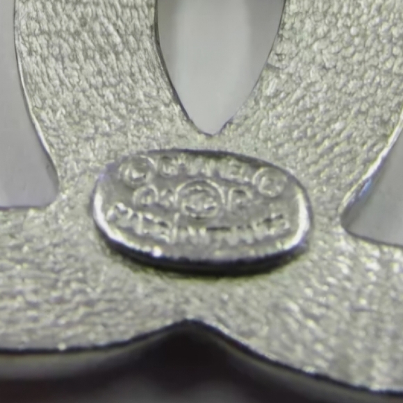 EUC RARE🔥Chanel 04 Enamel Orange Red Pin Brooch - Picture 7 of 7